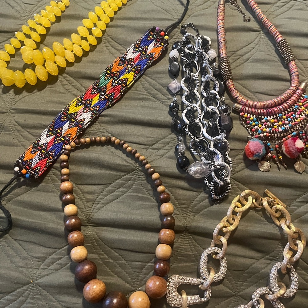“VEC” vintage collection of necklaces